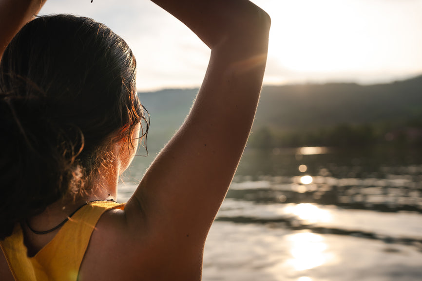 Warum die Kopfhaut im Sommer mehr juckt — und was wirklich hilft